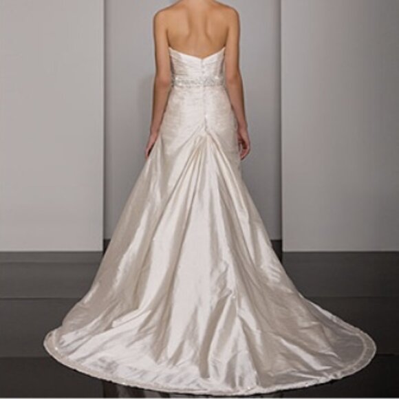 NWT Vintage Martina Liana Ivory Silk Wedding Dress - Picture 2 of 6